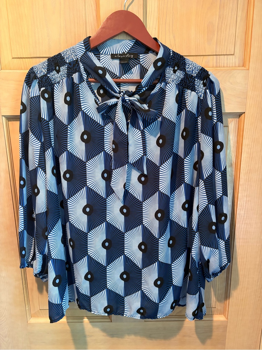 A love Story Blue Geometric Tie-Neck Blouse Sz. XL